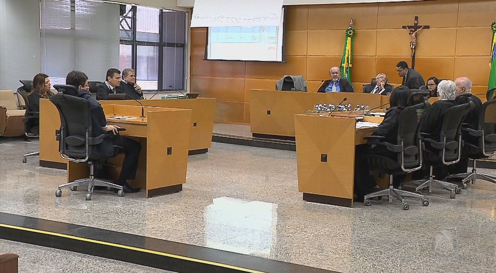 TCE cancela licitação interna para contratação de empresa para serviços gerais e administrativos