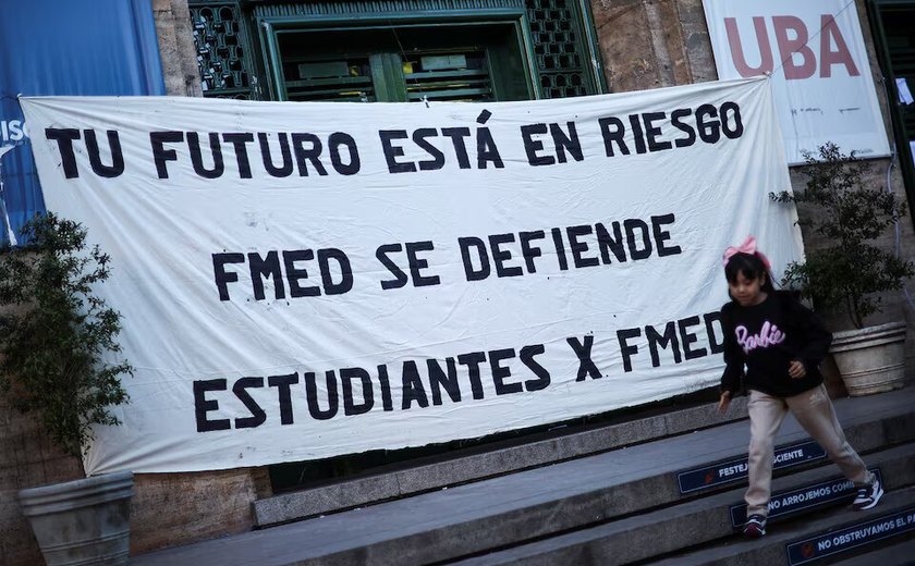 Universidades Argentinas protestam contra cortes orçamentários