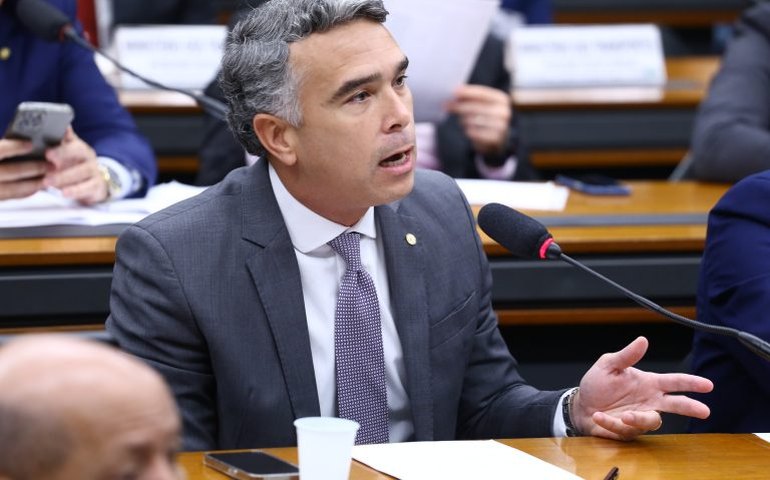 Comissão vai debater oferta de água potável nas escolas públicas