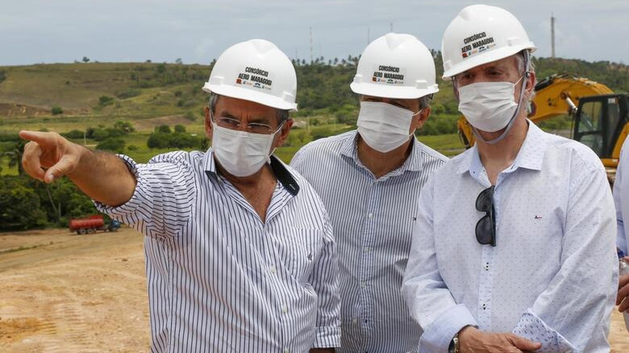Governador em exercício visita obras do aeroporto de Maragogi