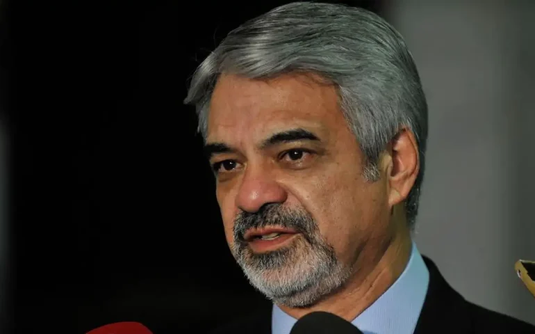 Humberto destaca impacto do discurso de Lula na ONU e a defesa da democracia