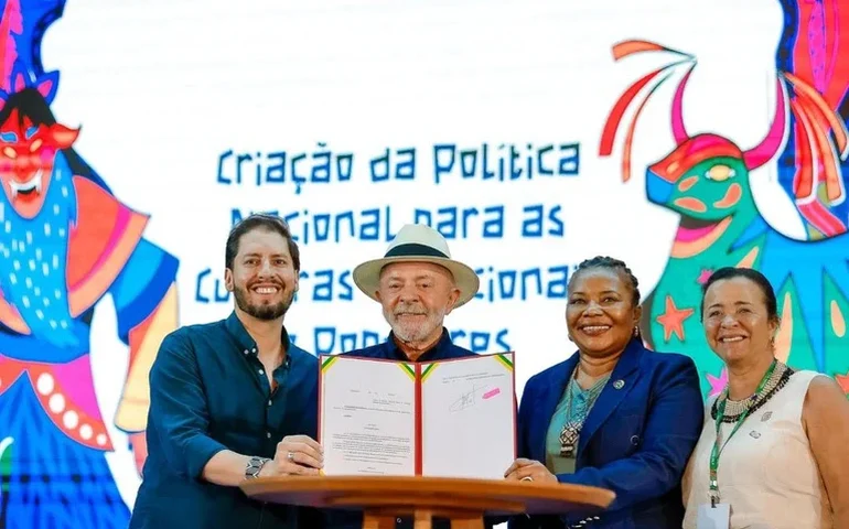 “A educação nos ensina, mas a cultura nos faz revolucionários”, diz Lula, na 6ª Teia Nacional dos Pontos de Cultura