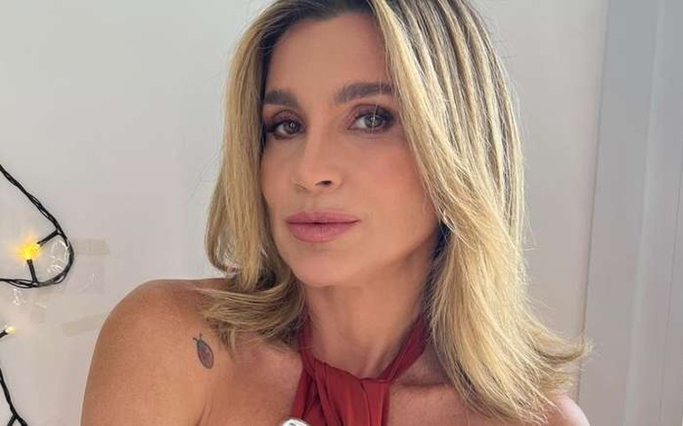 Flávia Alessandra usa fio-dental para renovar o bronze em Alagoas
