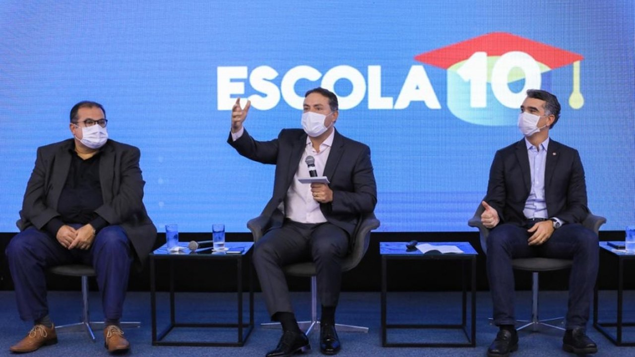 Governador anuncia retirada do desconto previdenciário de aposentados da Educação e lança Bolsa Mentoria para professores