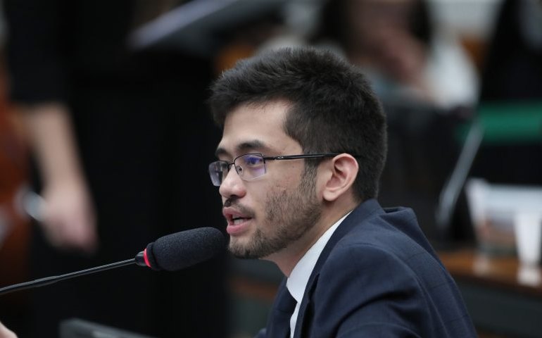 CCJ aprova assistência na demissão de idosos analfabetos