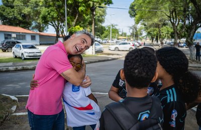 Rafael Brito conquista aprovação de projeto que amplia inclusão de estudantes com autismo nas escolas