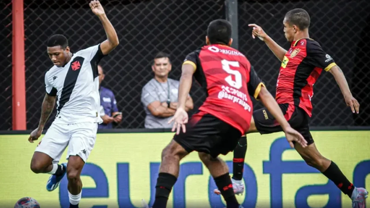 Vasco é goleado pelo Vitória e cai na segunda fase da Copa São Paulo de Juniores