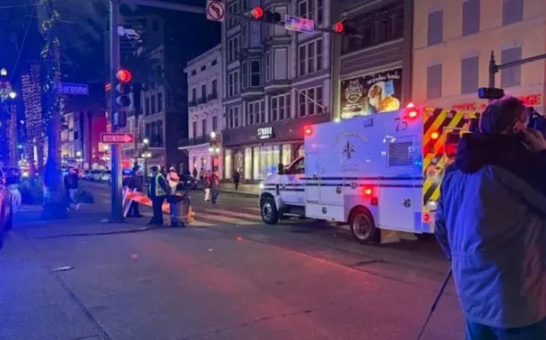 FBI investiga como 'ato de terrorismo' atropelamento de foliões em Nova Orleans