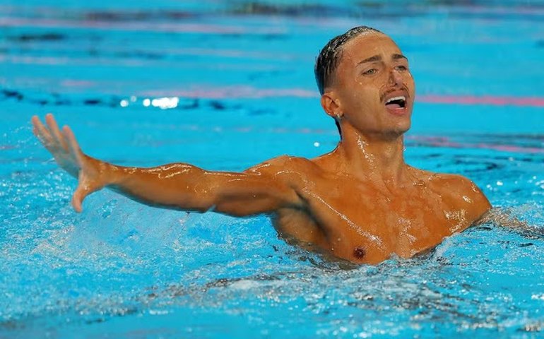 Bernardo Santos termina em 11º em final inédita do nado artístico no Mundial