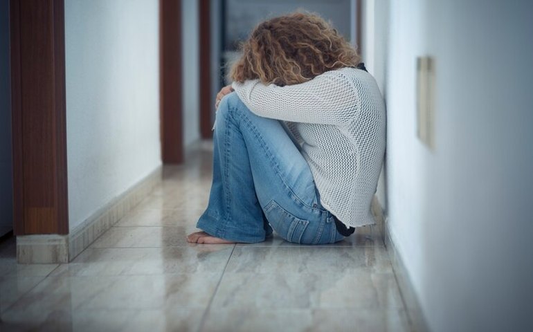 Mulheres não denunciam agressor por dependência financeira