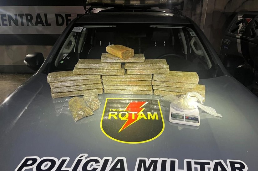 PM apreende quase 15 quilos de drogas no bairro da Levada