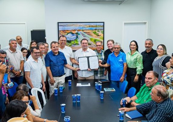 Prefeito Luciano Barbosa lança quarta edição do Terra Pronta e assina convênio de R$ 700 mil para associações comunitárias