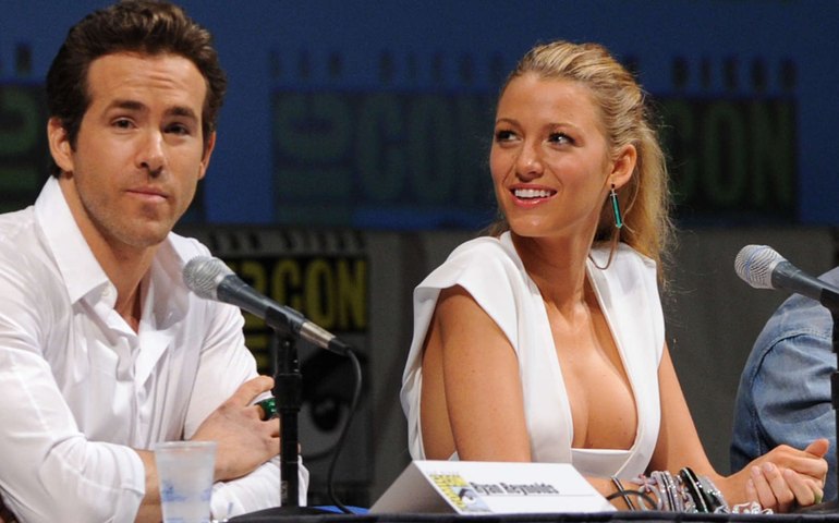 Blake Lively pede que internautas excluam foto de sua filha