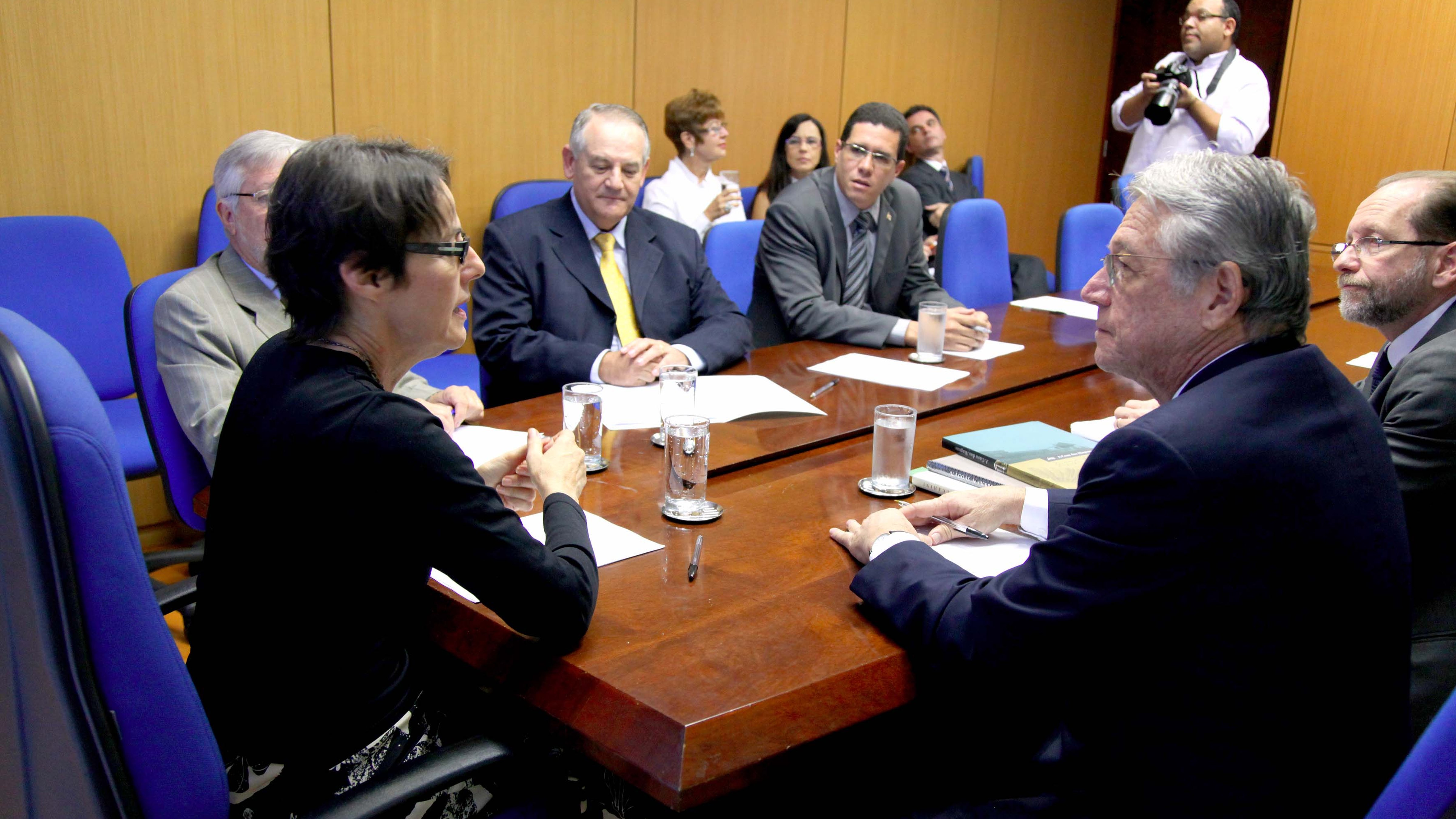 10-08-2011 Teotonio Vilela com ministra da Cultura(CR) (1).jpg