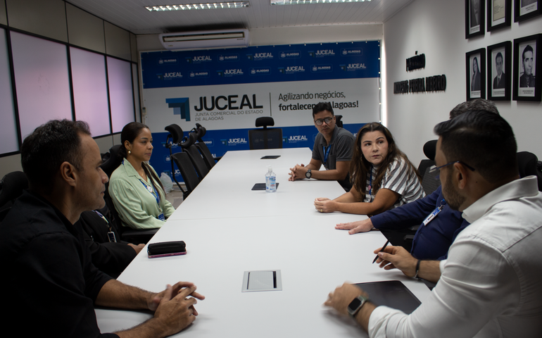 Juceal e Escola de Governo estabelecem parceria para capacitação de estagiários