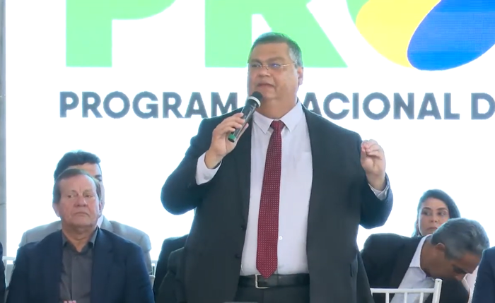 Flávio Dino durante discurso em Maceió