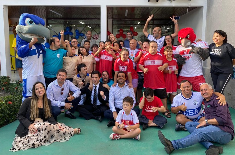 Com presença do CSA e CRB, SINDAV promove ação com crianças do Instituto Amor 21