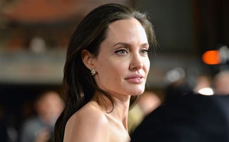 A separação foi pelo bem-estar dos meus filhos, diz Angelina Jolie