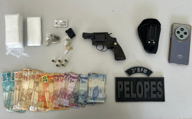 Polícia Militar prende dois por posse ilegal de arma e tráfico de entorpecentes em Arapiraca