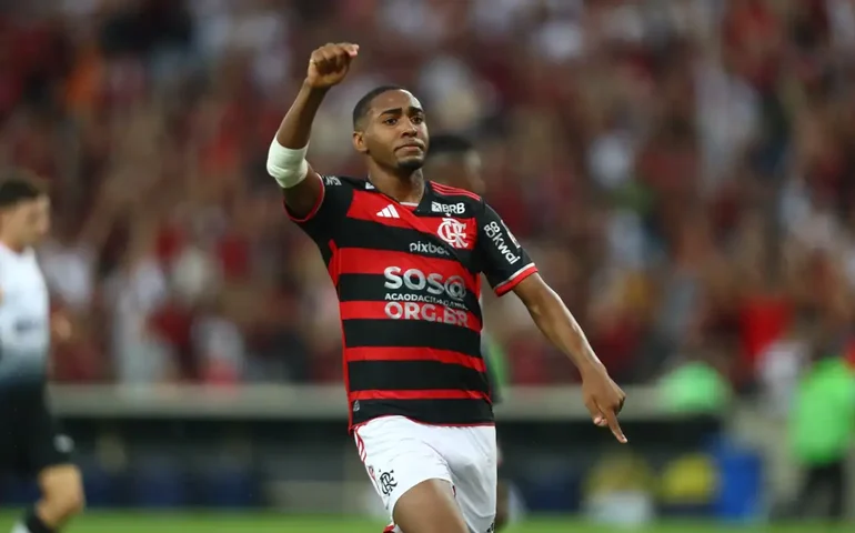 Flamengo afasta crise com vitória de 2 a 0 contra Timão no Brasileiro