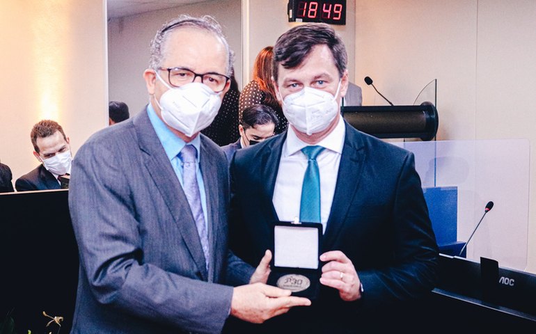 Presidente da OAB Alagoas é homenageado durante comemoração de 30 anos do TRT 19