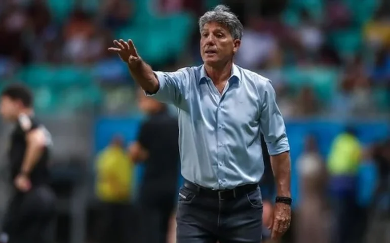 Renato Gaúcho se irrita com críticas após derrota do Grêmio: 'Põe o Guardiola aqui'