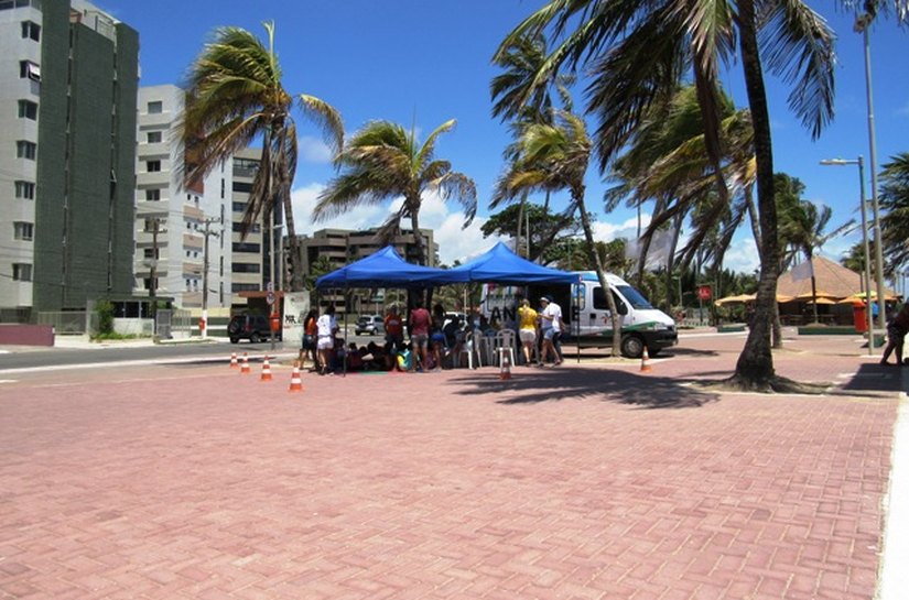 Semas combate trabalho infantil na Praia de Jatiúca