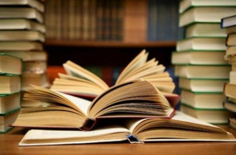 EdUneal lança livros no Campus I da Universidade Estadual de Alagoas