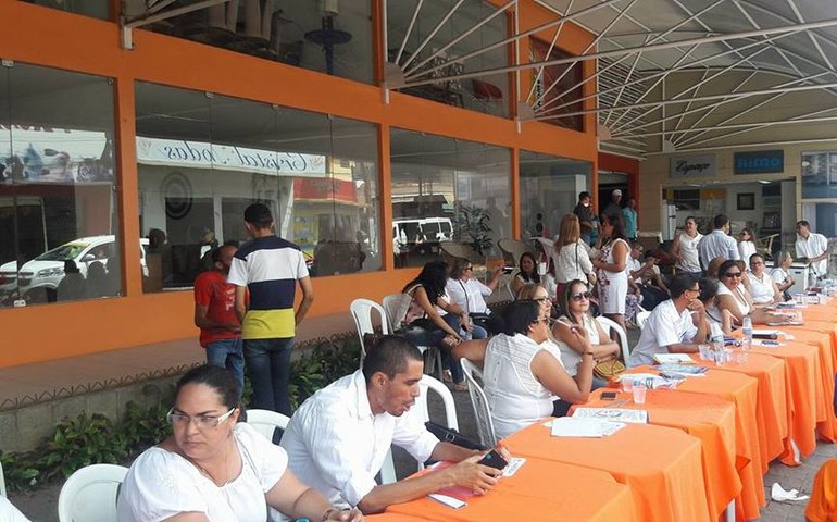 Júlio Cezar faz apelo para que pais matriculem os filhos na rede municipal de ensino