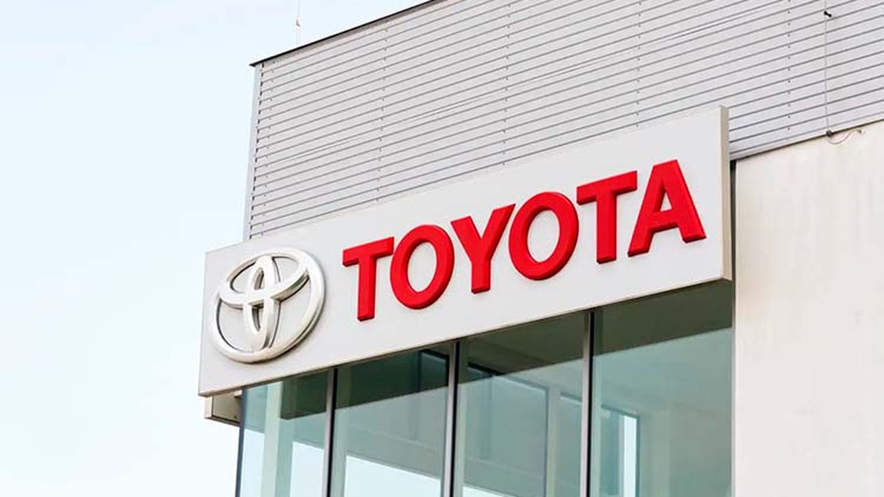 Hiroshi Okuda, ex-presidente da Toyota, morre aos 93 anos