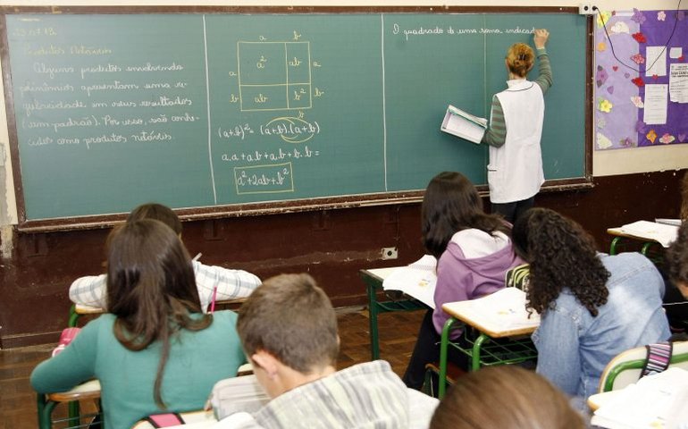 MEC anuncia reajuste do piso salarial dos professores do ensino básico
