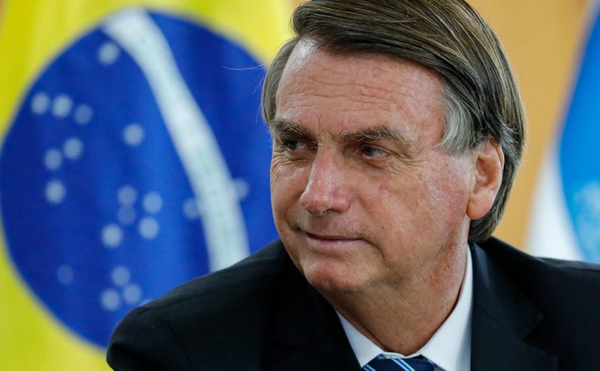 Pesquisa mostra Bolsonaro na frente de Lula na corrida ao Planalto