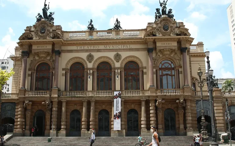 Músicos do Theatro Municipal se opõem à gestão e acionam MP por contrato com Sustenidos