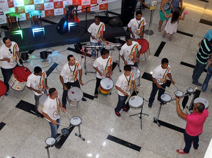 Banda de Percussão da Pestalozzi de Maceió abre o Bloco Prazer de Viver no Jaraguá Folia