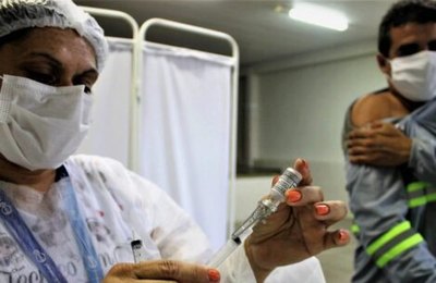 Rio Largo inicia vacinação contra Covid-19 para pessoas acima de 48 anos