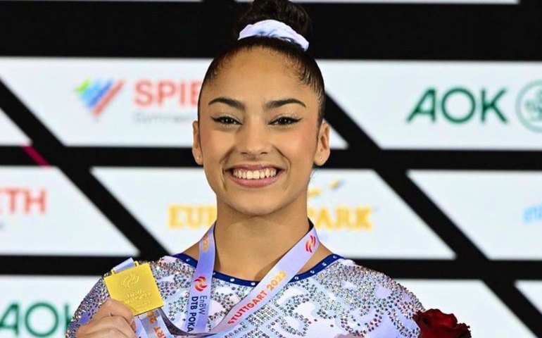 Júlia Soares leva ouro em tradicional evento de ginástica