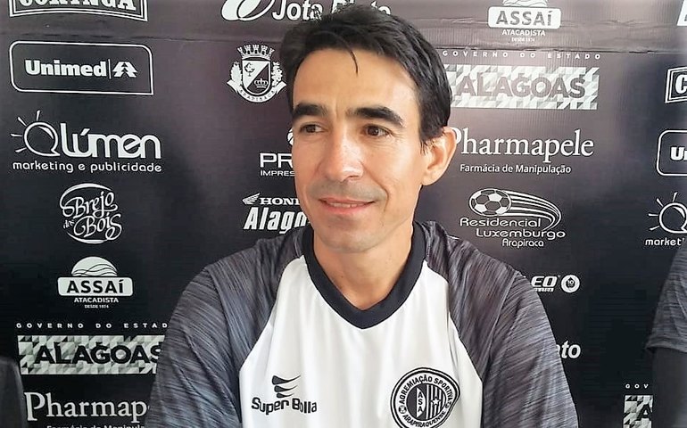 “O meu trabalho no ASA é de construção”, afirma o técnico Alysson Dantas