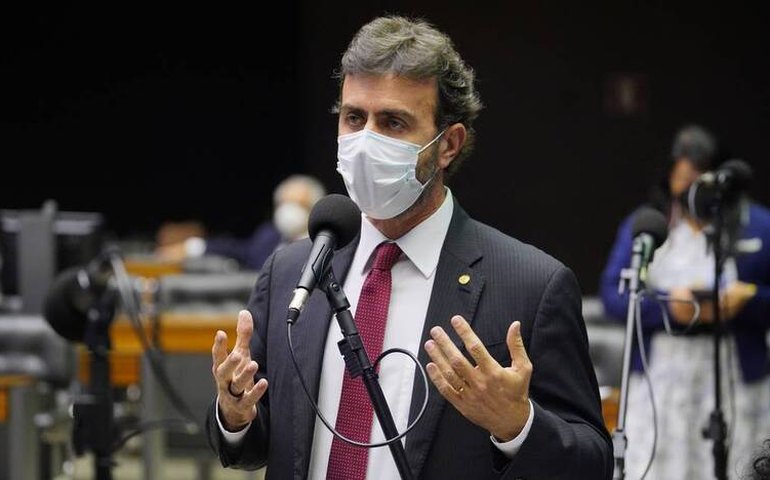 Para Freixo, Bolsonaro faz politicagem com vacinação e vida de crianças