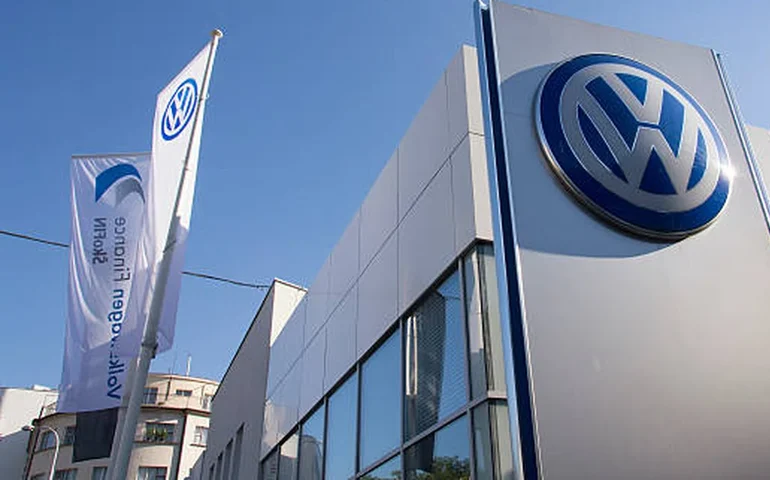 Seat, da Volkswagen, interrompe operações em fábrica na Espanha por apagão de energia