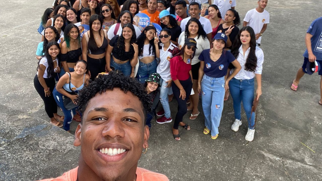 Com engajamento de jovens, campanha de Rafael Brito cresce nas ruas e redes sociais