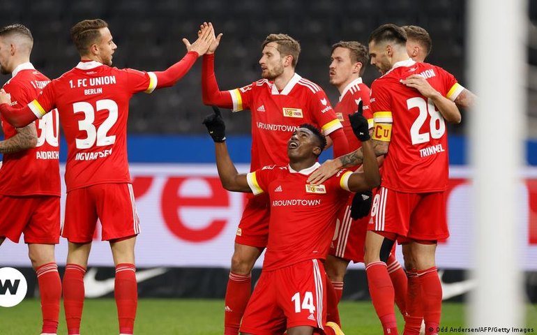 Union Berlin, nascido na Alemanha Oriental, vai da 4ª divisão à ponta do Alemão