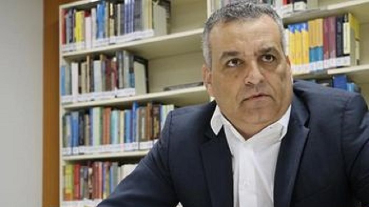 Covid: com pais hospitalizados, Alfredo Gaspar é internado com comprometimento dos pulmões