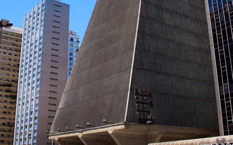 Com tarifaço dos EUA, Fiesp mantém projeção de alta do PIB em 2,4%