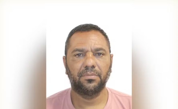 Pastor identificado como Claudio Correa da Silva, que se apresentava como líder comunitário e religioso, mas atuava como intermediador do tráfico