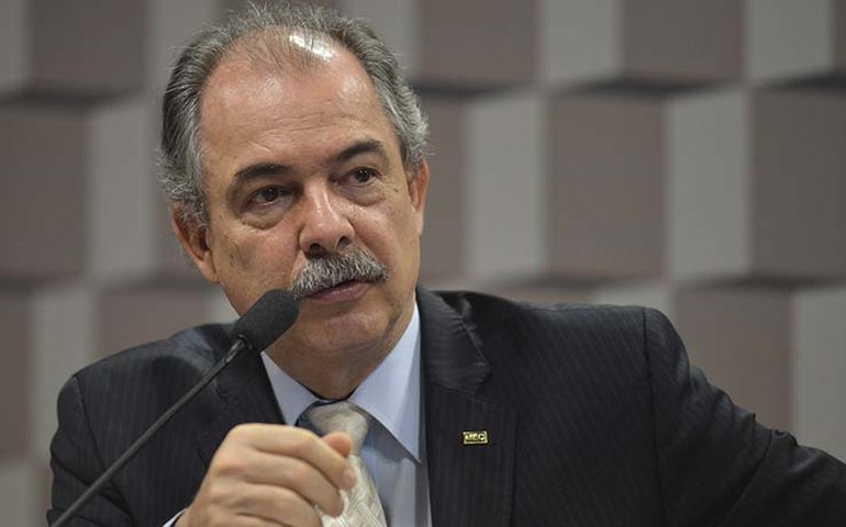 Mercadante prevê impacto fiscal de R$ 330,8 bi em 2023 por ações de Bolsonaro