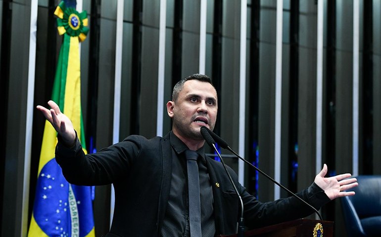 Cleitinho propõe isenção de IR para professores que ganharem até R$ 5 mil