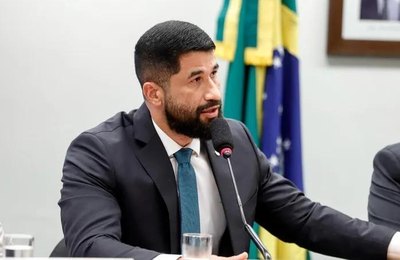 Deputado Fabio Costa denuncia falta de marcapasso em Alagoas e cobra respostas do governo estadual