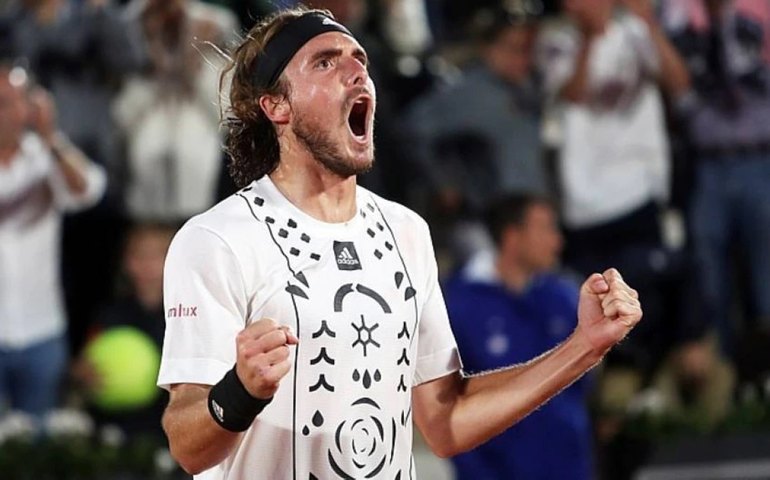 Tsitsipas ganha nova batalha em Roland Garros e soma 7h45 de jogo em duas rodadas