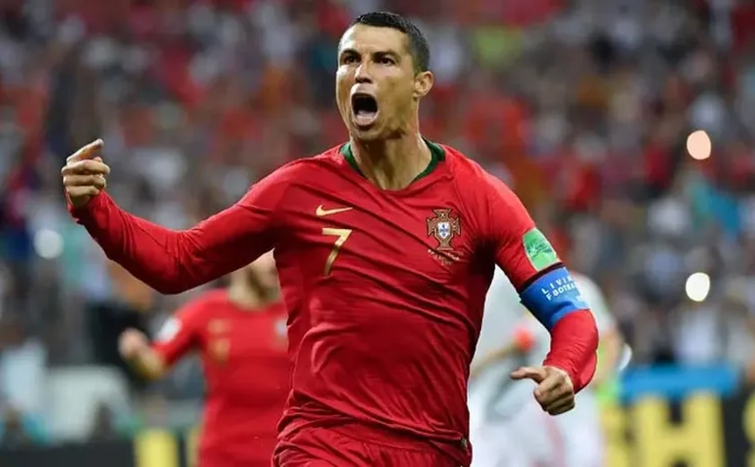 Cristiano Ronaldo marca em vitória de Portugal e Espanha vence com falha de Schmeichel