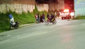 Homem é morto com tiros na cabeça e funcionário de borracharia fica ferido em São Cristóvão